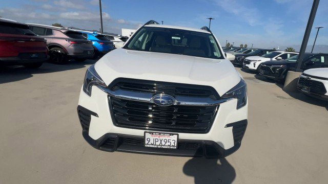 Used 2024 Subaru Ascent Premium w/ Convenience Package image 3