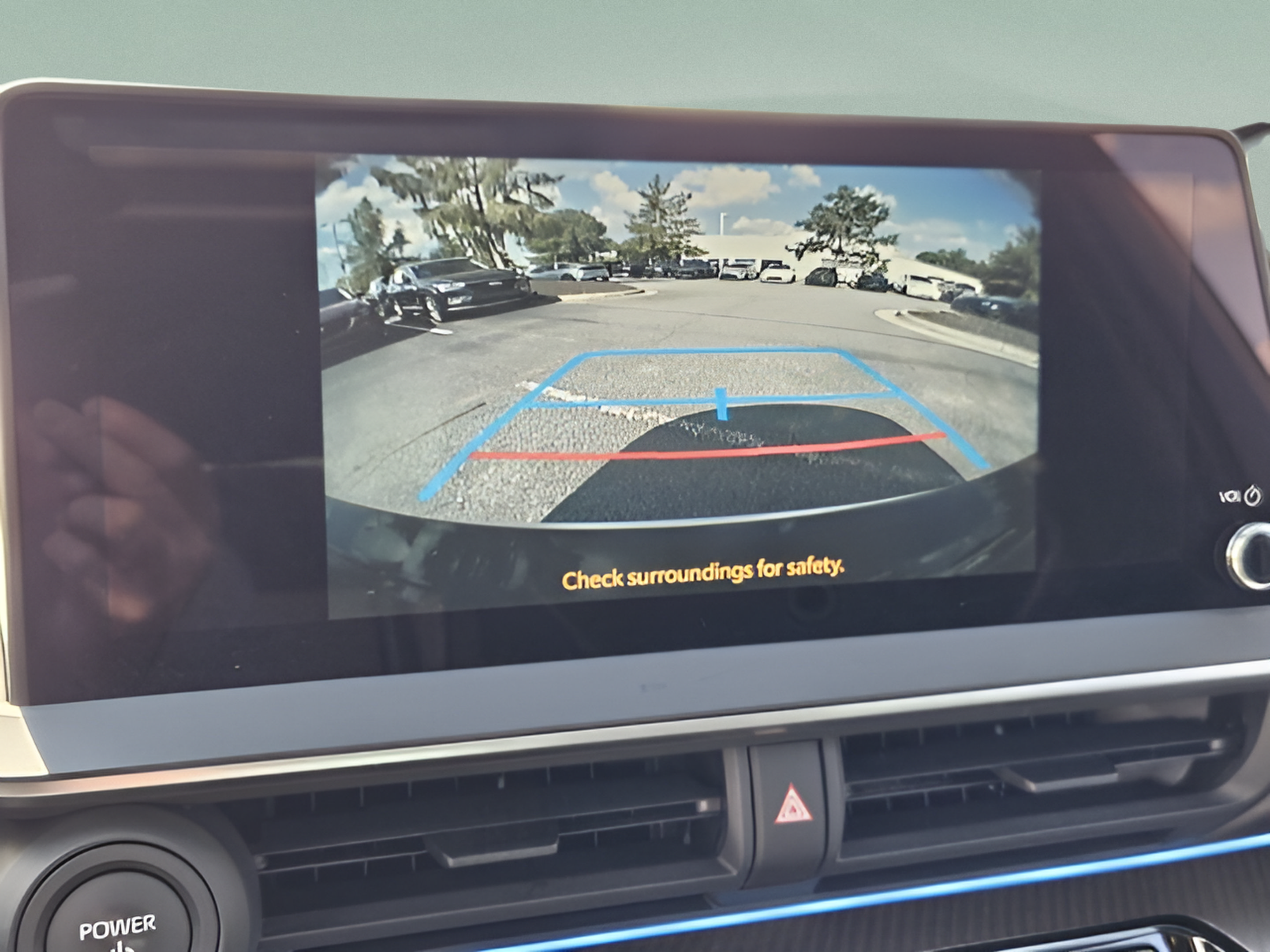 Used 2024 Toyota Prius XLE FWD image 19