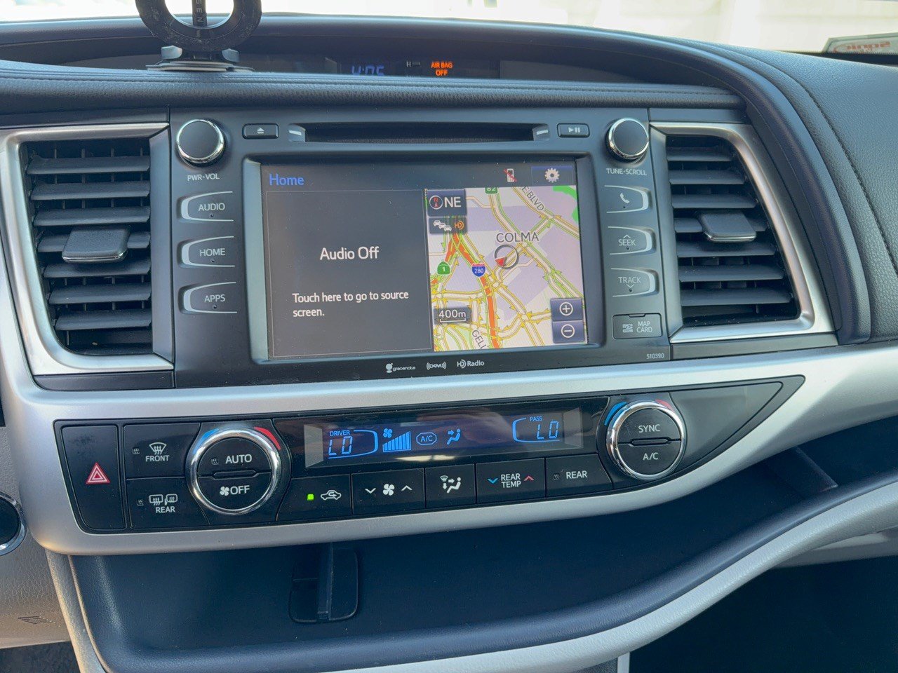 Used 2019 Toyota Highlander XLE AWD/4WD image 23