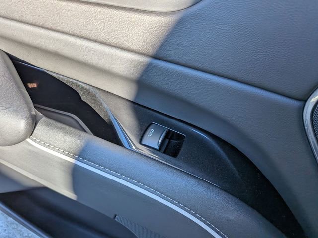 Used 2022 Cadillac Escalade ESV Luxury image 27