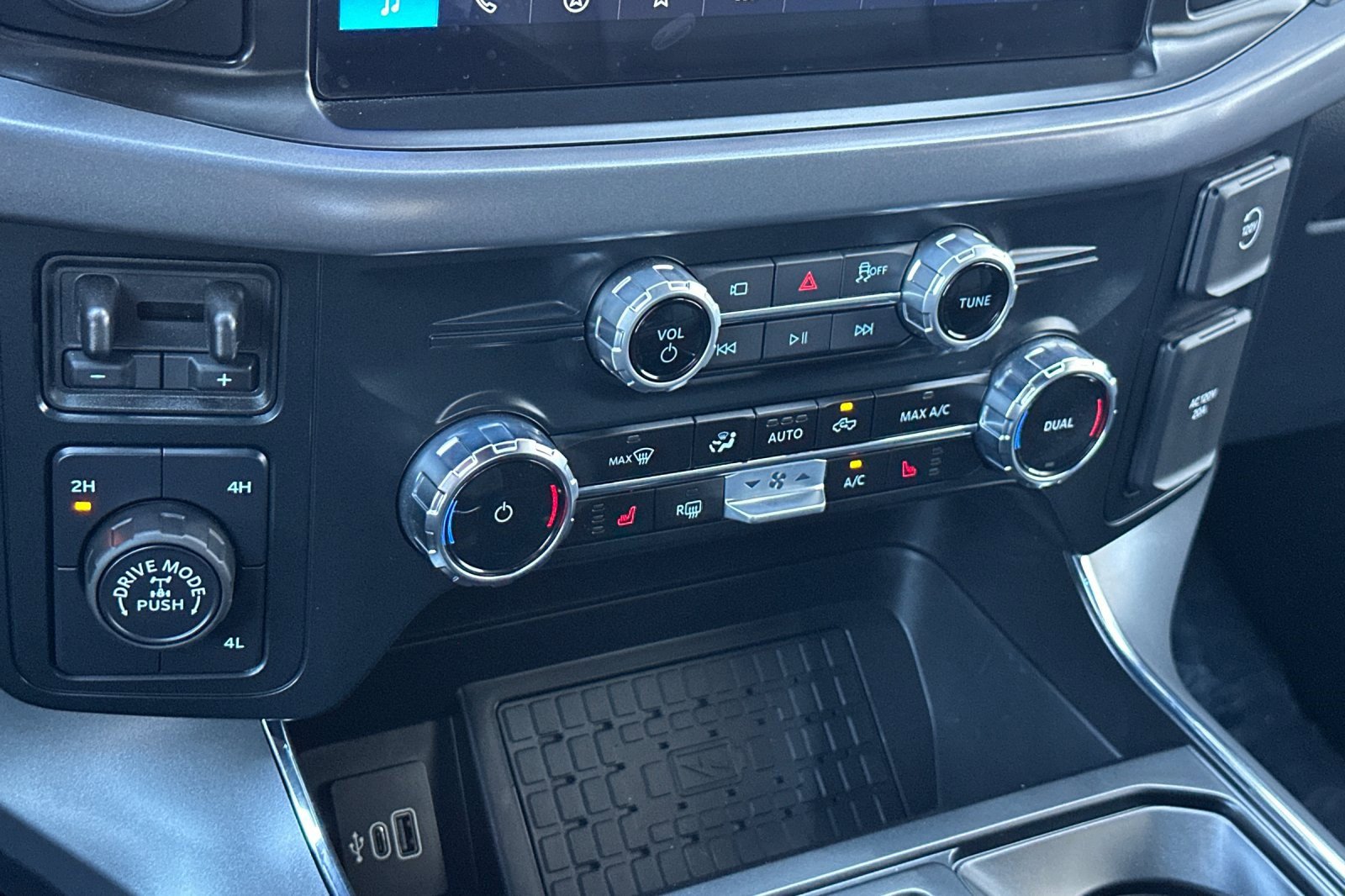 New 2025 Ford F150 XLT w/ Equipment Group 303A High image 20