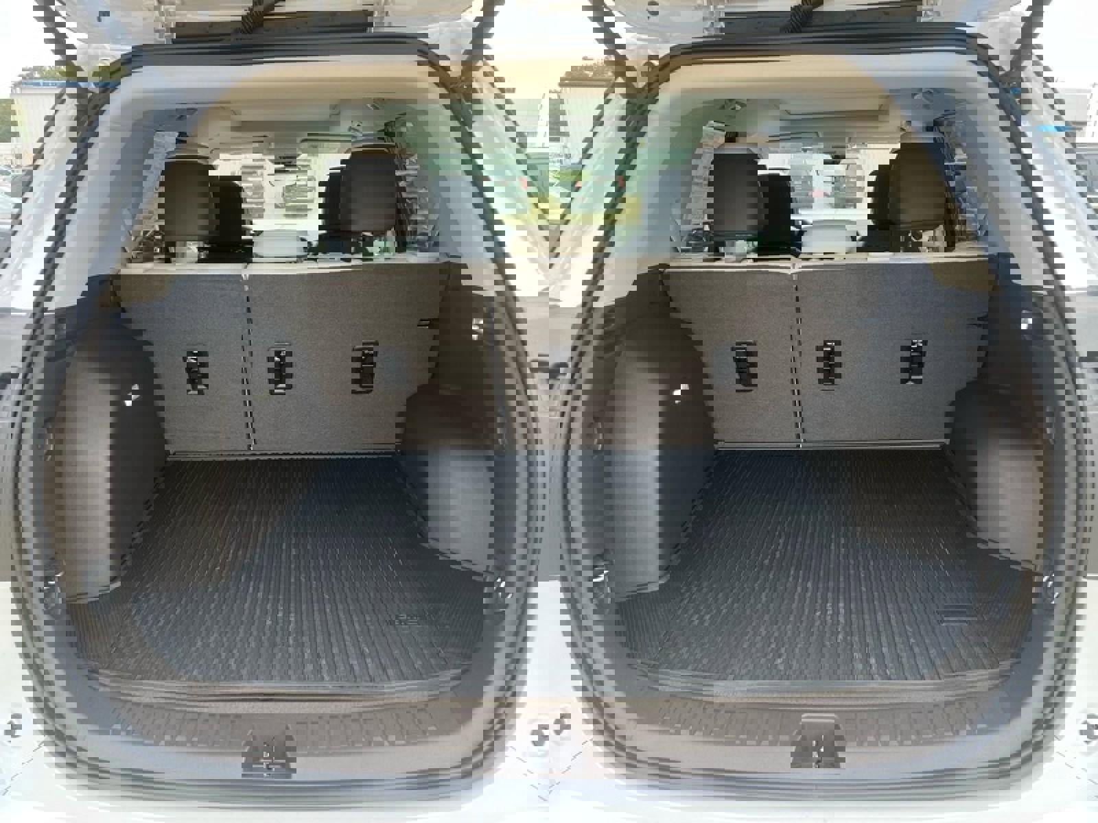 New 2026 GMC Terrain Denali w/ LPO, Floor Liner Package image 7