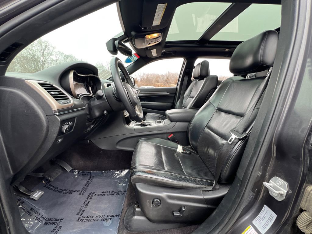 Used 2017 Jeep Grand Cherokee Limited w/ Luxury Group II image 29