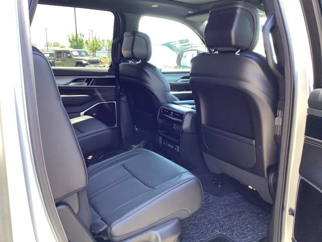 New 2026 Jeep Grand Wagoneer 4WD image 34