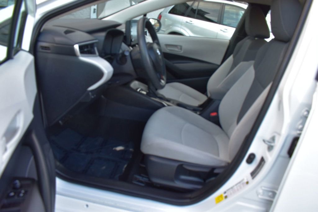 Used 2022 Toyota Corolla LE image 14