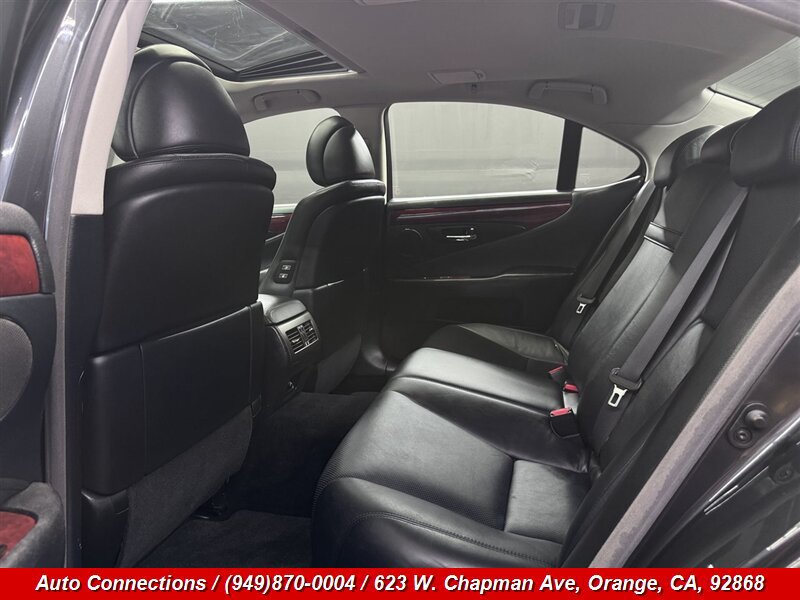Used 2007 Lexus LS 460 RWD image 8