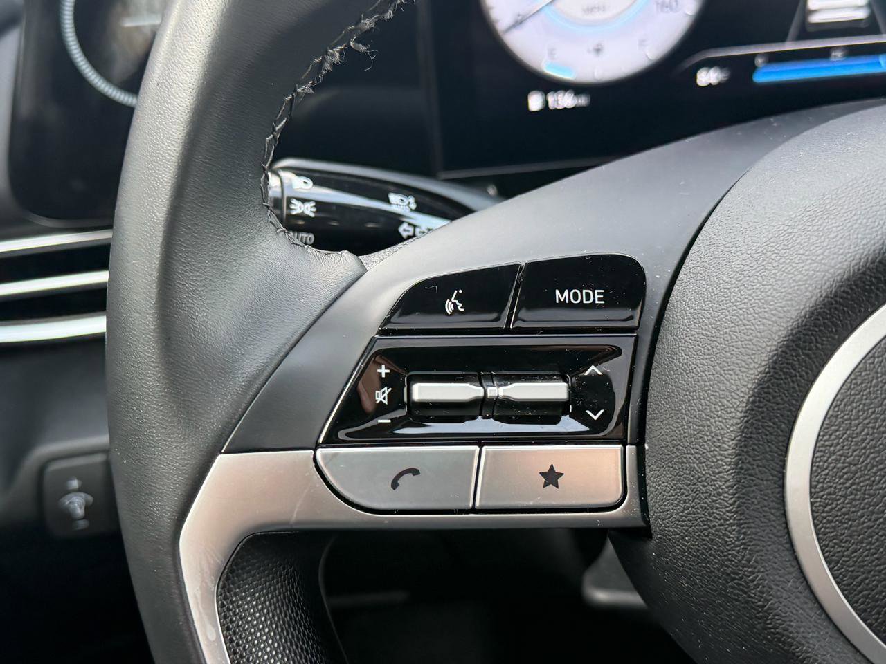 Used 2025 Hyundai Elantra SEL image 14