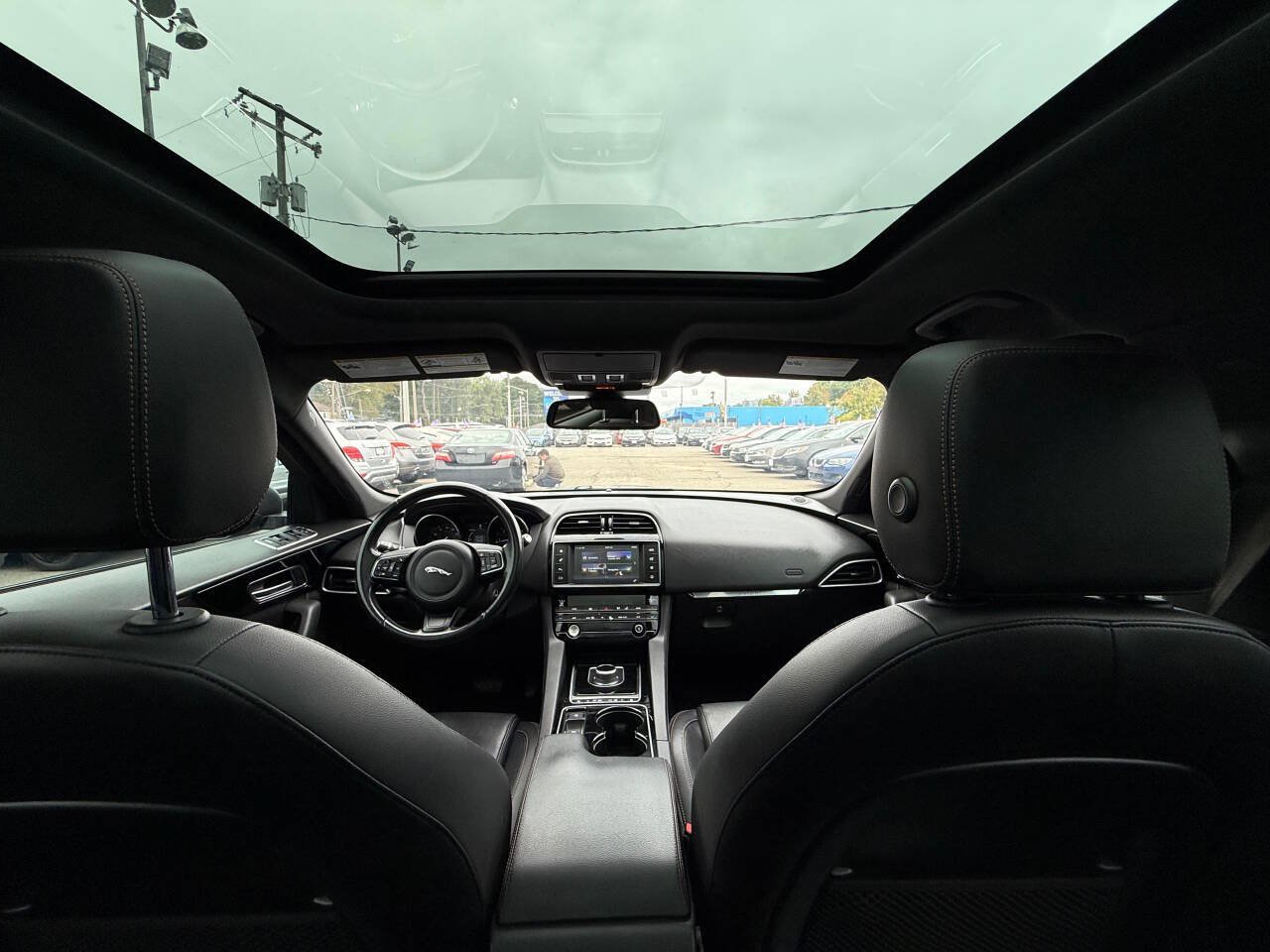 Used 2017 Jaguar F-PACE Prestige AWD/4WD image 10