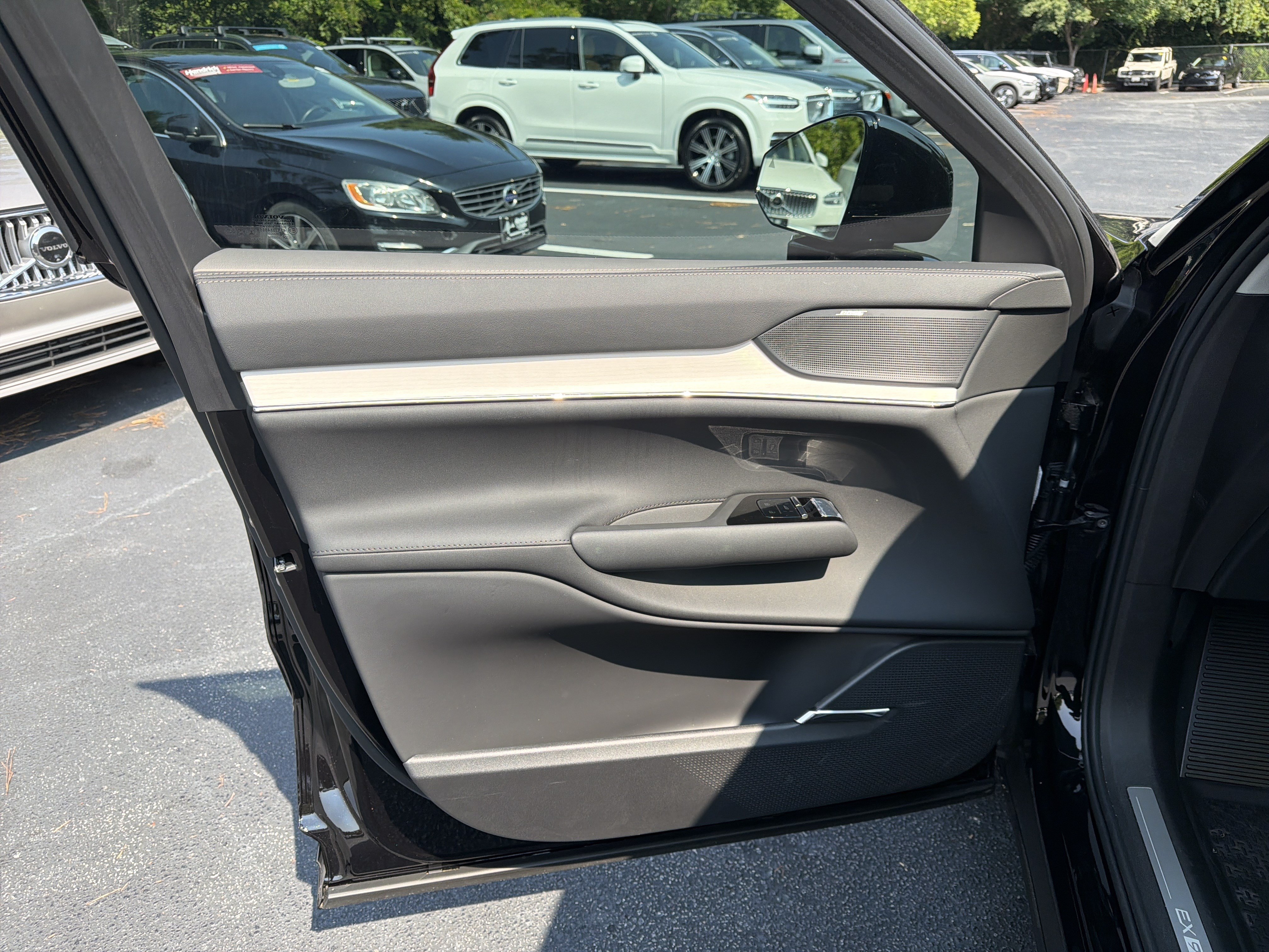 New 2026 Volvo EX90 Ultra AWD/4WD image 13