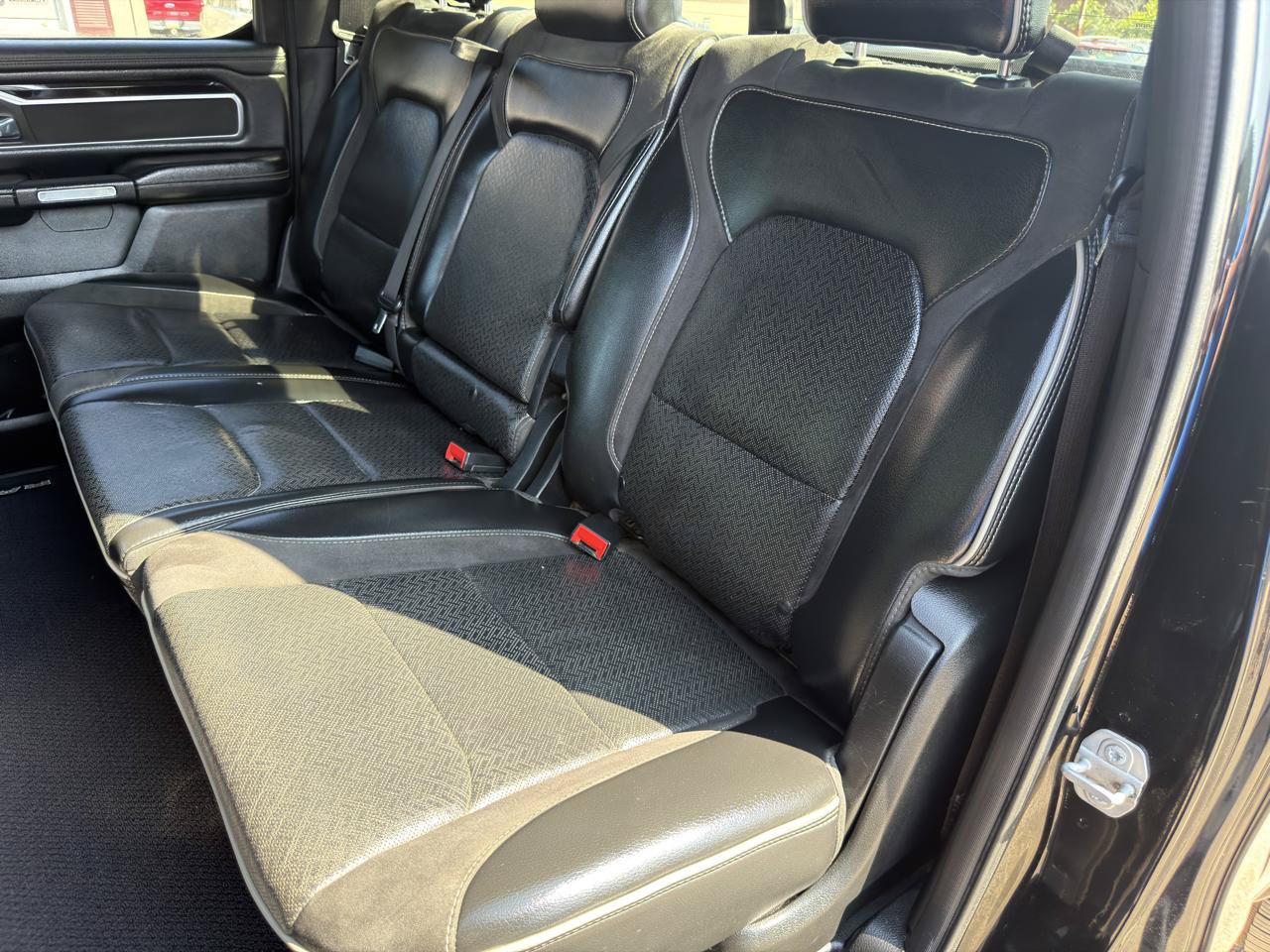 Used 2019 RAM 1500 Laramie AWD/4WD image 47