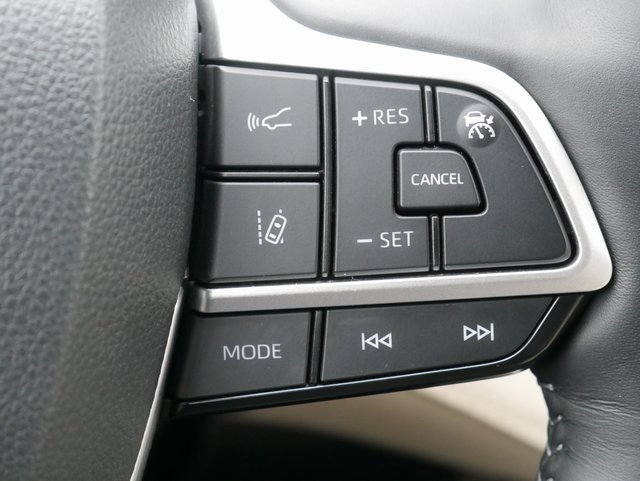 Used 2024 Toyota Highlander Platinum image 26