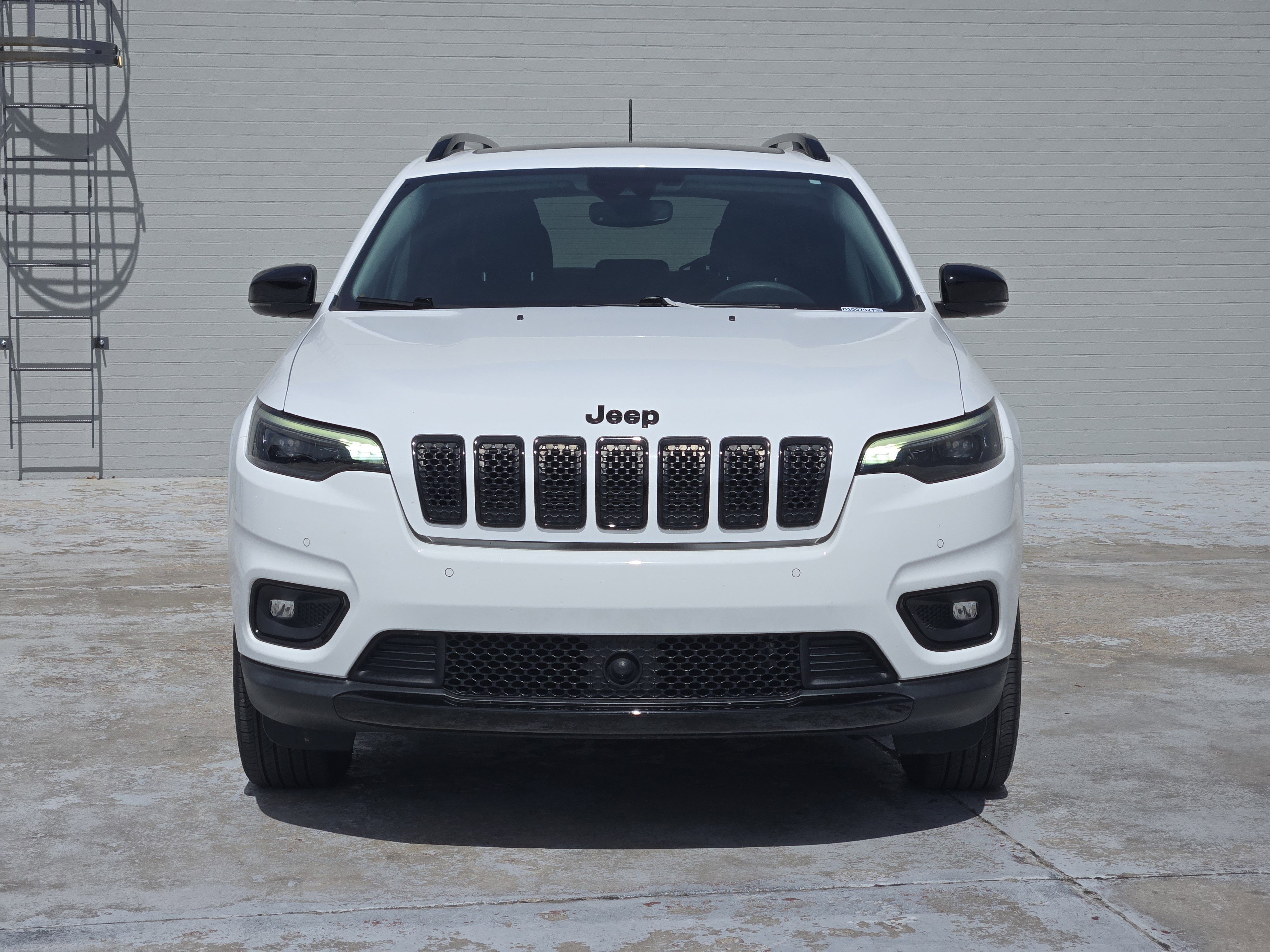 Used 2023 Jeep Cherokee Altitude Lux w/ Lux Elite Package image 3