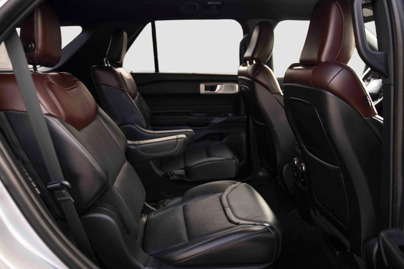 Used 2020 Ford Explorer Platinum w/ Premium Technology Package image 23