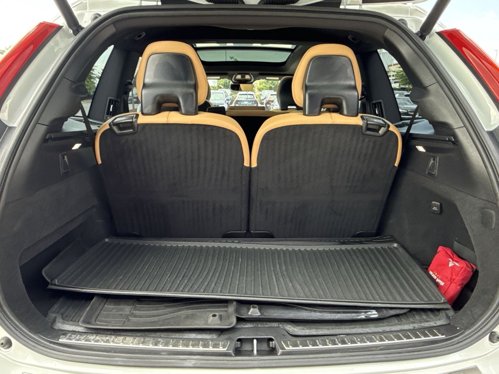 Certified 2024 Volvo XC90 B6 Ultimate w/ Protection Package Premier AWD/4WD image 27
