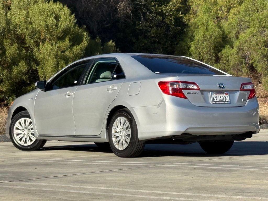 Used 2012 Toyota Camry LE FWD image 2