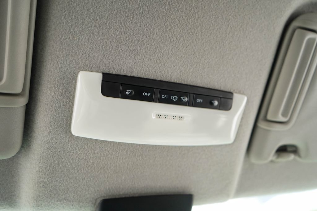 Used 2020 Nissan Kicks S FWD image 11