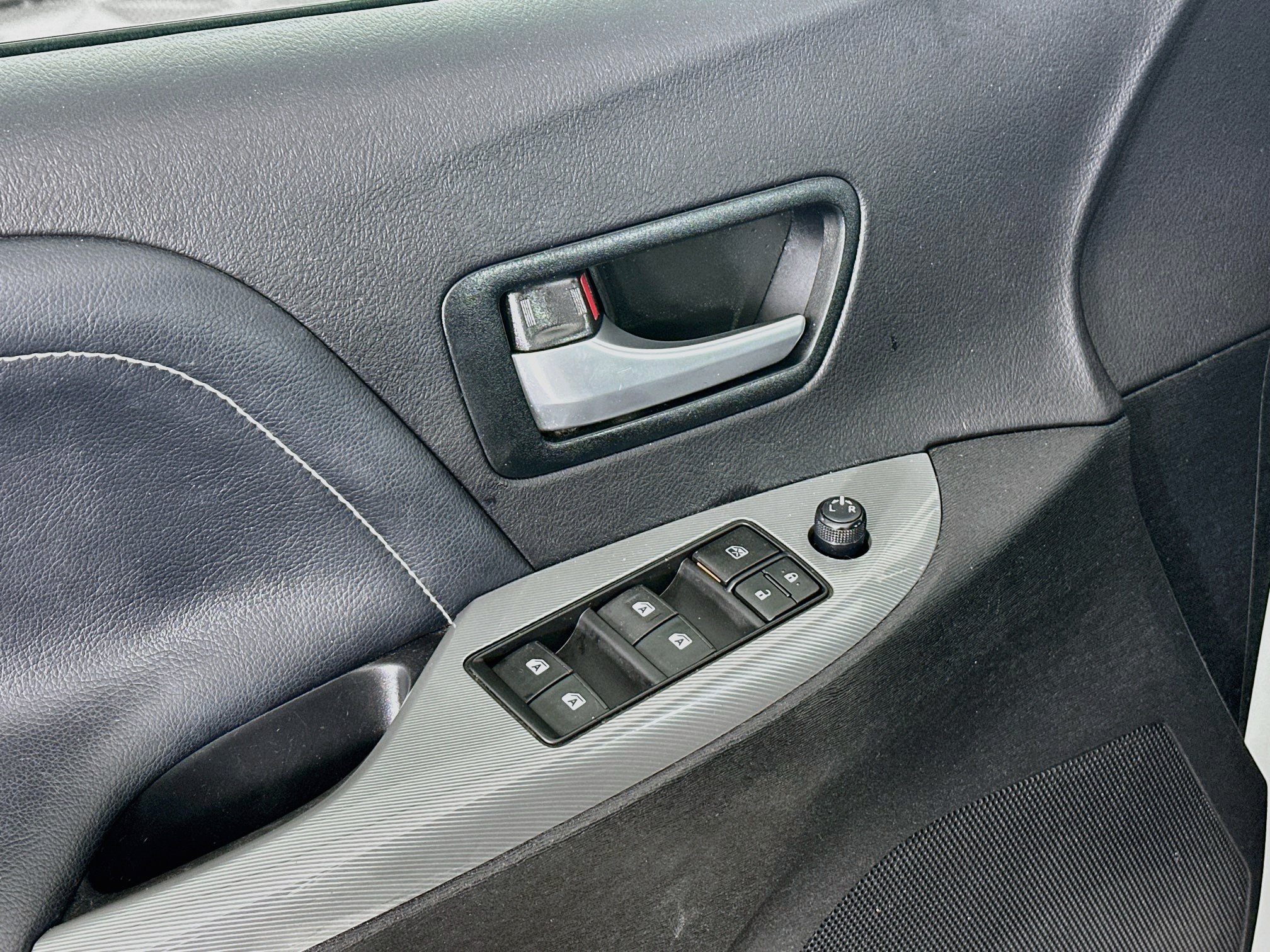 Used 2015 Toyota Sienna SE w/ SE Preferred Package FWD image 15