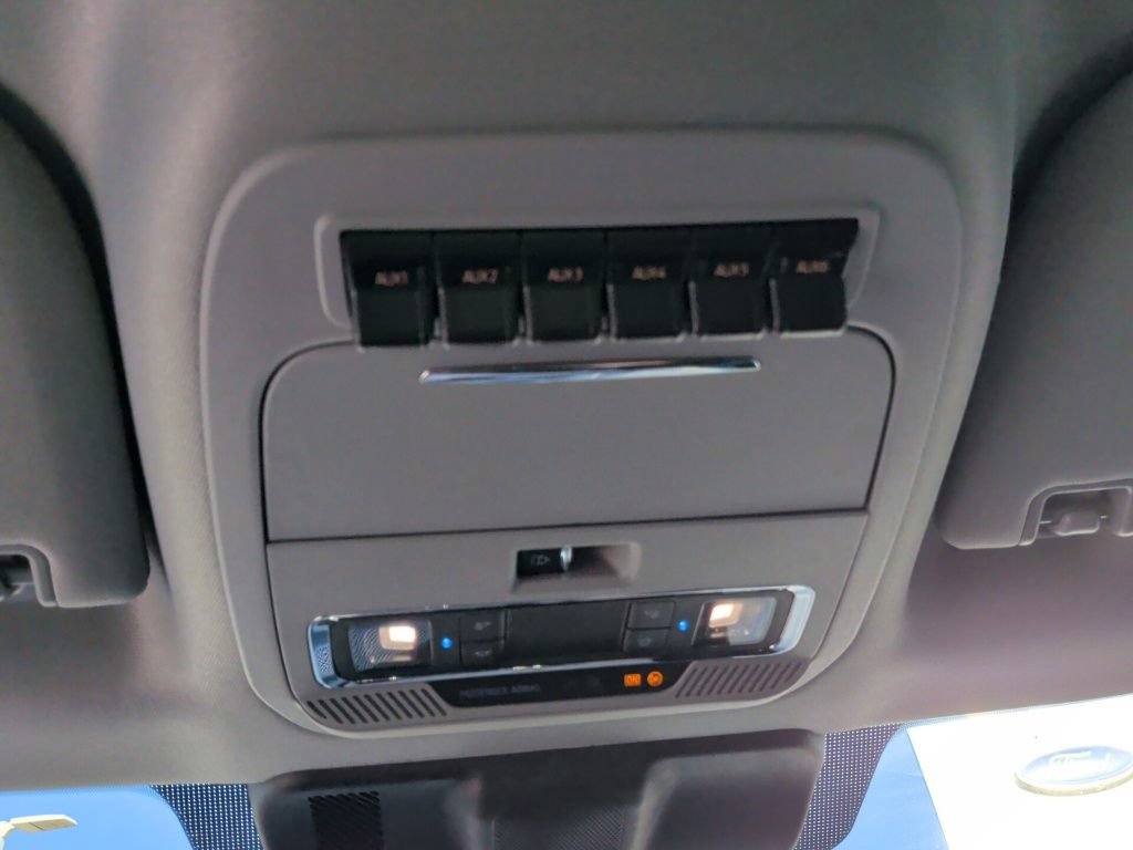 New 2027 Ford F350 Lariat w/ Lariat Premium Package AWD/4WD image 23