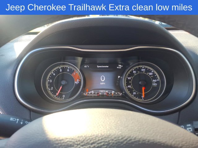 Used 2019 Jeep Cherokee Trailhawk w/ Comfort/Convenience Group AWD/4WD image 19