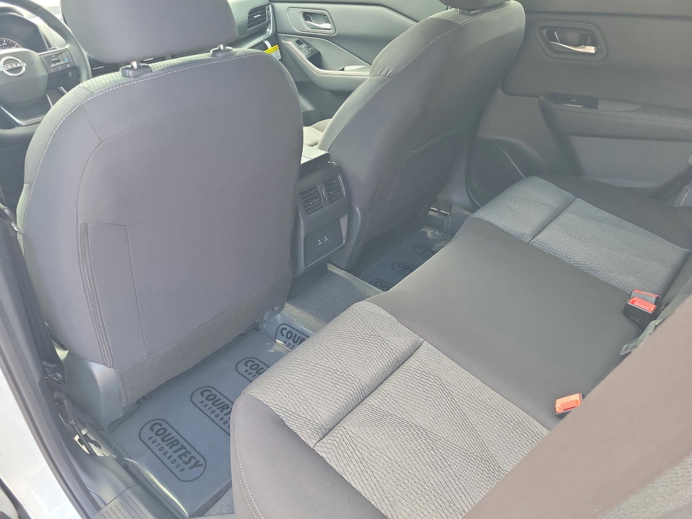 New 2026 Nissan Rogue SV FWD image 8