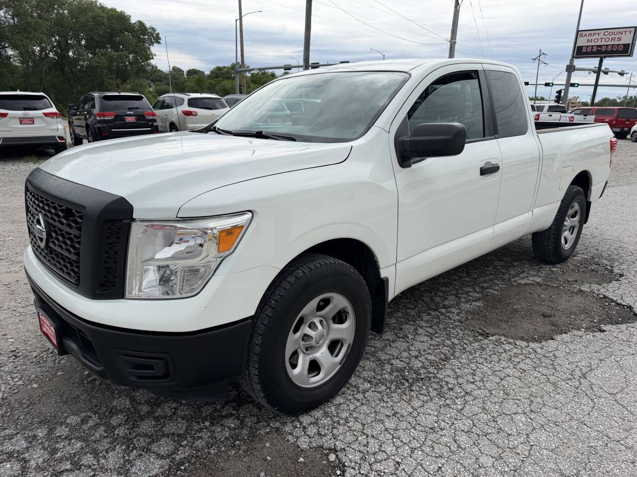 Used 2017 Nissan Titan S AWD/4WD image 7