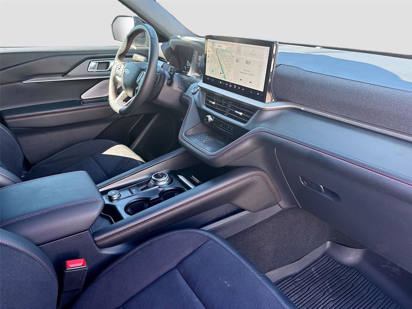 Used 2025 Ford Explorer ST image 30