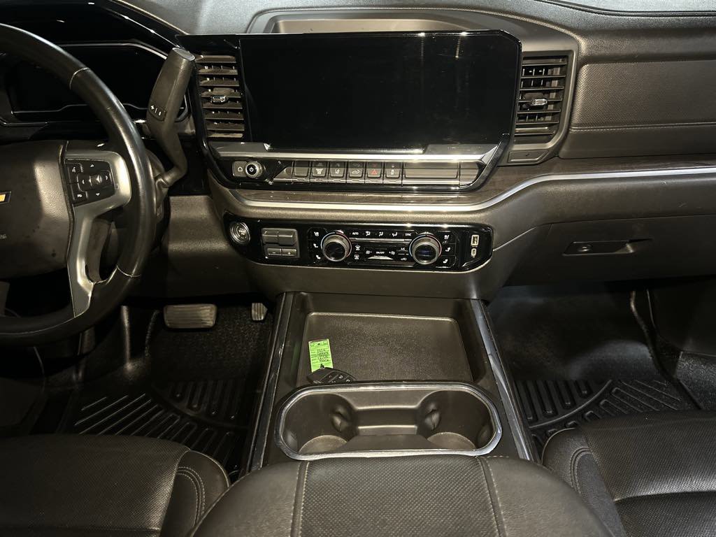 Used 2024 Chevrolet Silverado 2500 LTZ w/ LTZ Convenience Package image 21