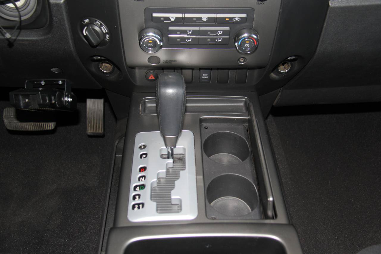 Used 2008 Nissan Titan SE AWD/4WD image 17