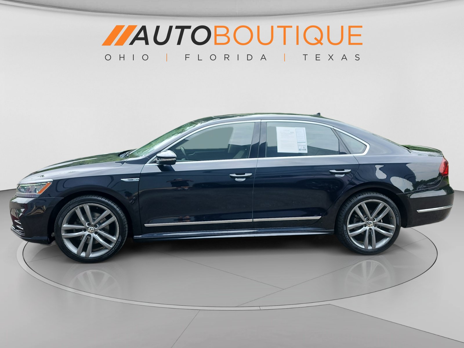 Used 2019 Volkswagen Passat 2.0T SE R-Line FWD image 2