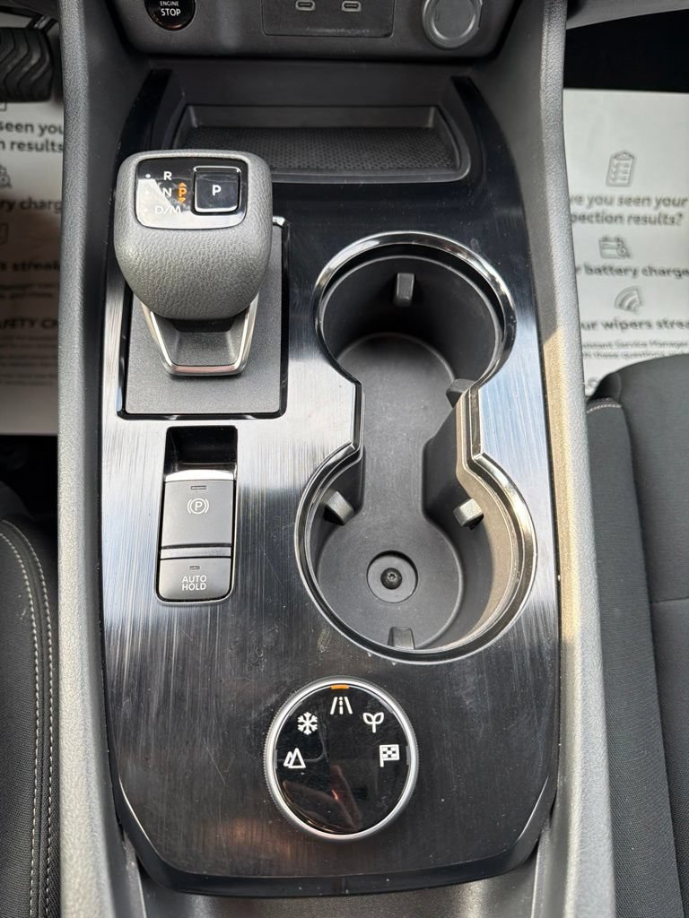 Used 2024 Nissan Rogue S AWD/4WD image 32