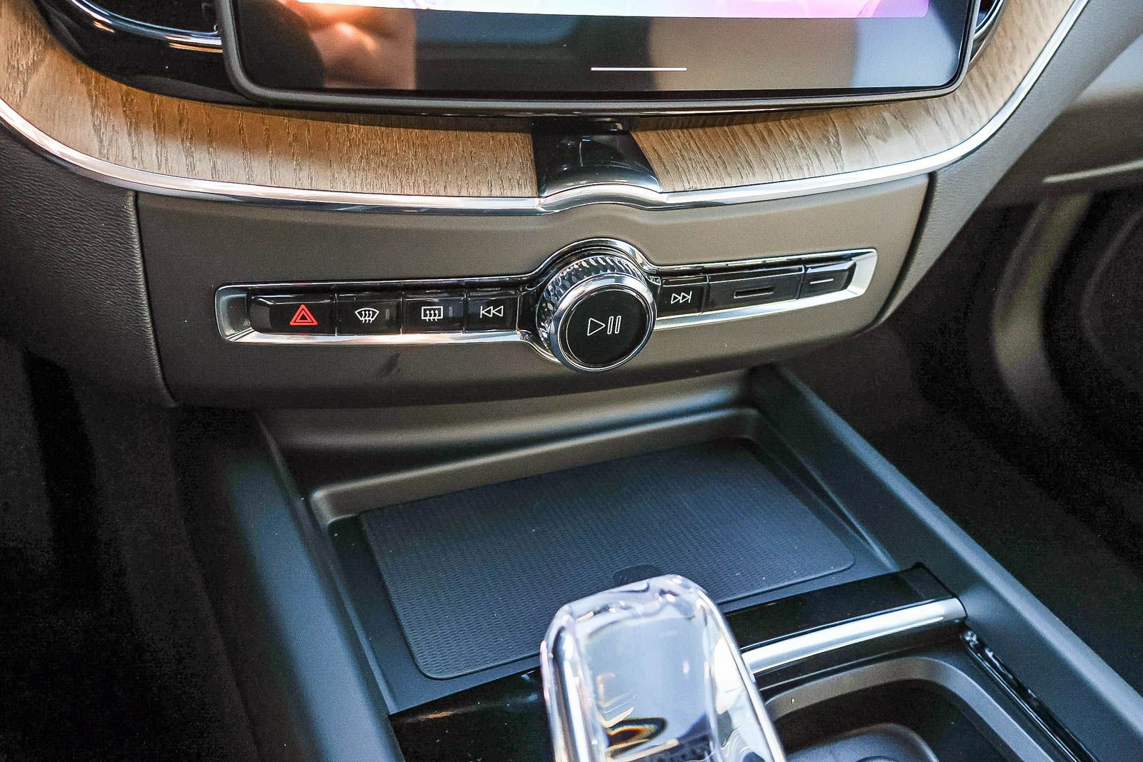 New 2026 Volvo XC60 T8 Plus w/ Climate Package image 40