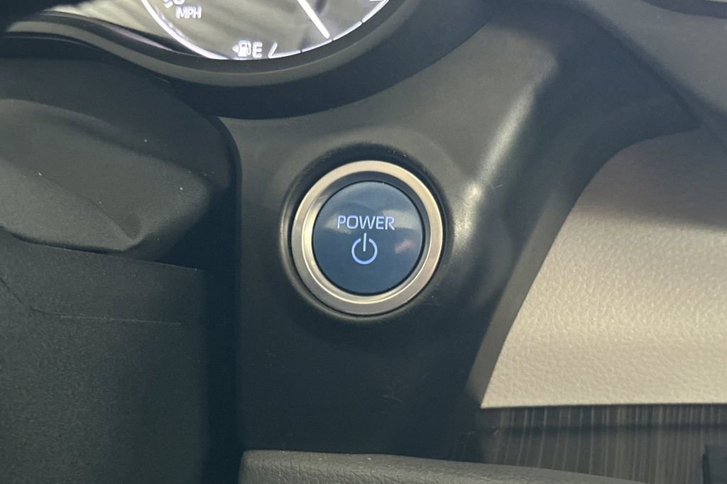 Used 2023 Toyota Sienna Limited image 23