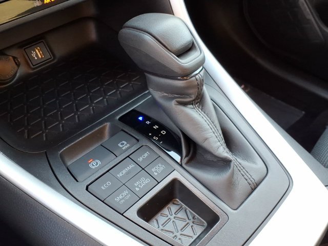 Certified 2024 Toyota RAV4 LE AWD/4WD image 25