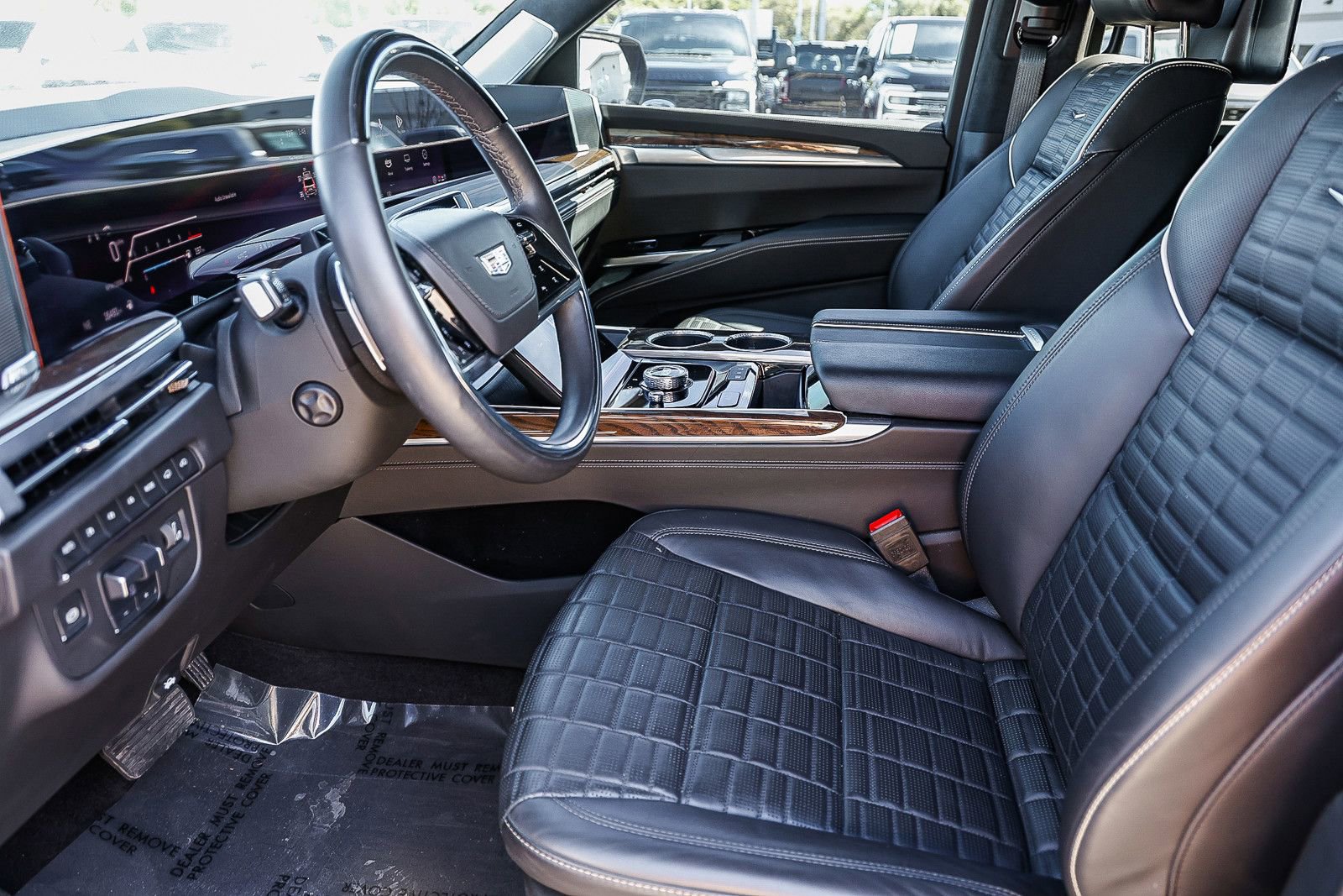 Used 2025 Cadillac Escalade ESV Sport Platinum w/ LPO, Floor Liner Package AWD/4WD image 19