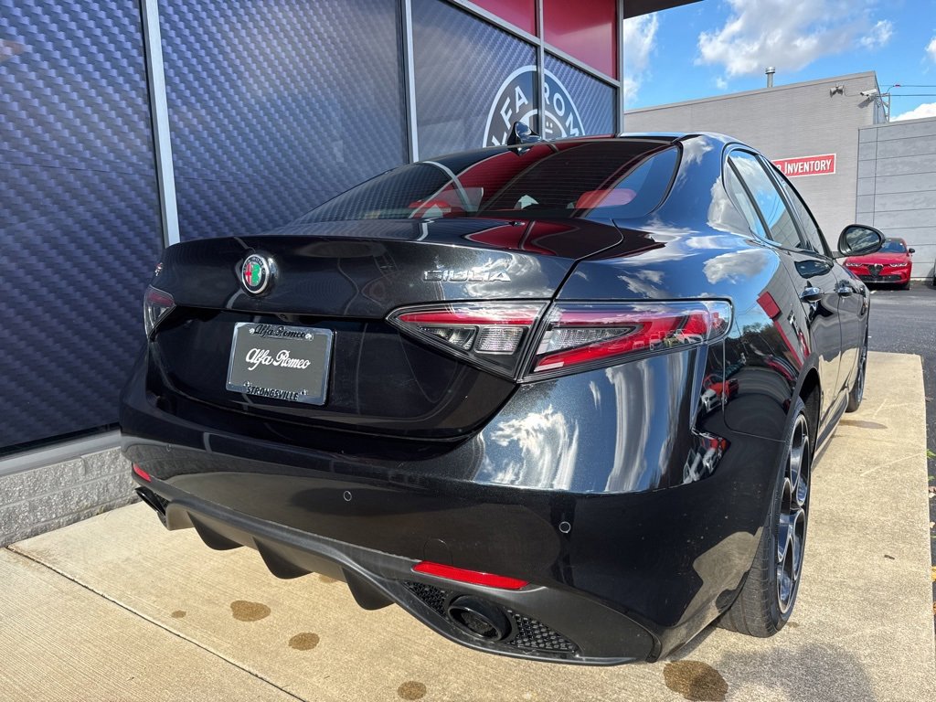 New 2025 Alfa Romeo Giulia AWD image 3
