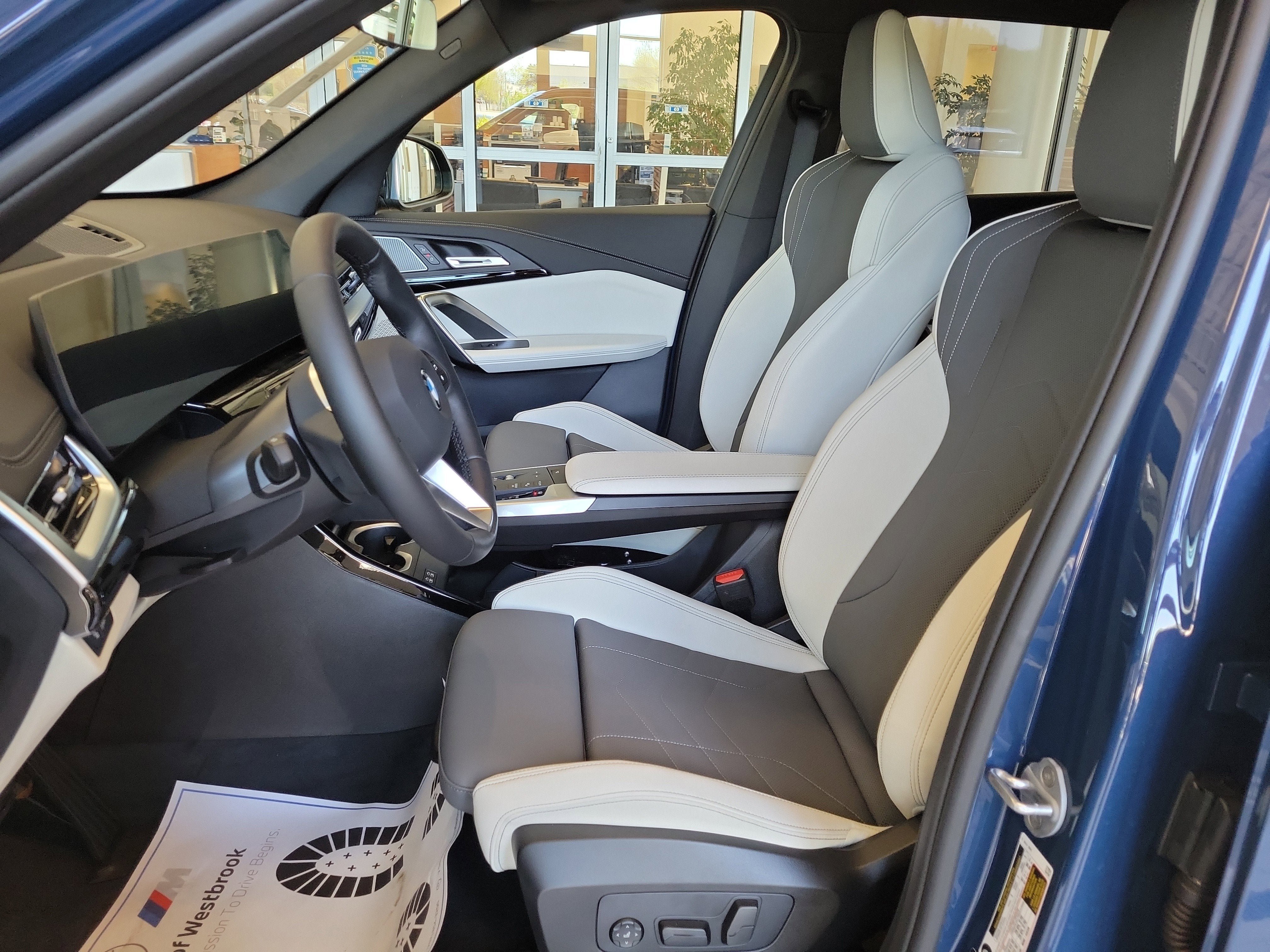 New 2026 BMW X1 xDrive28i w/ Technology Package AWD/4WD image 4