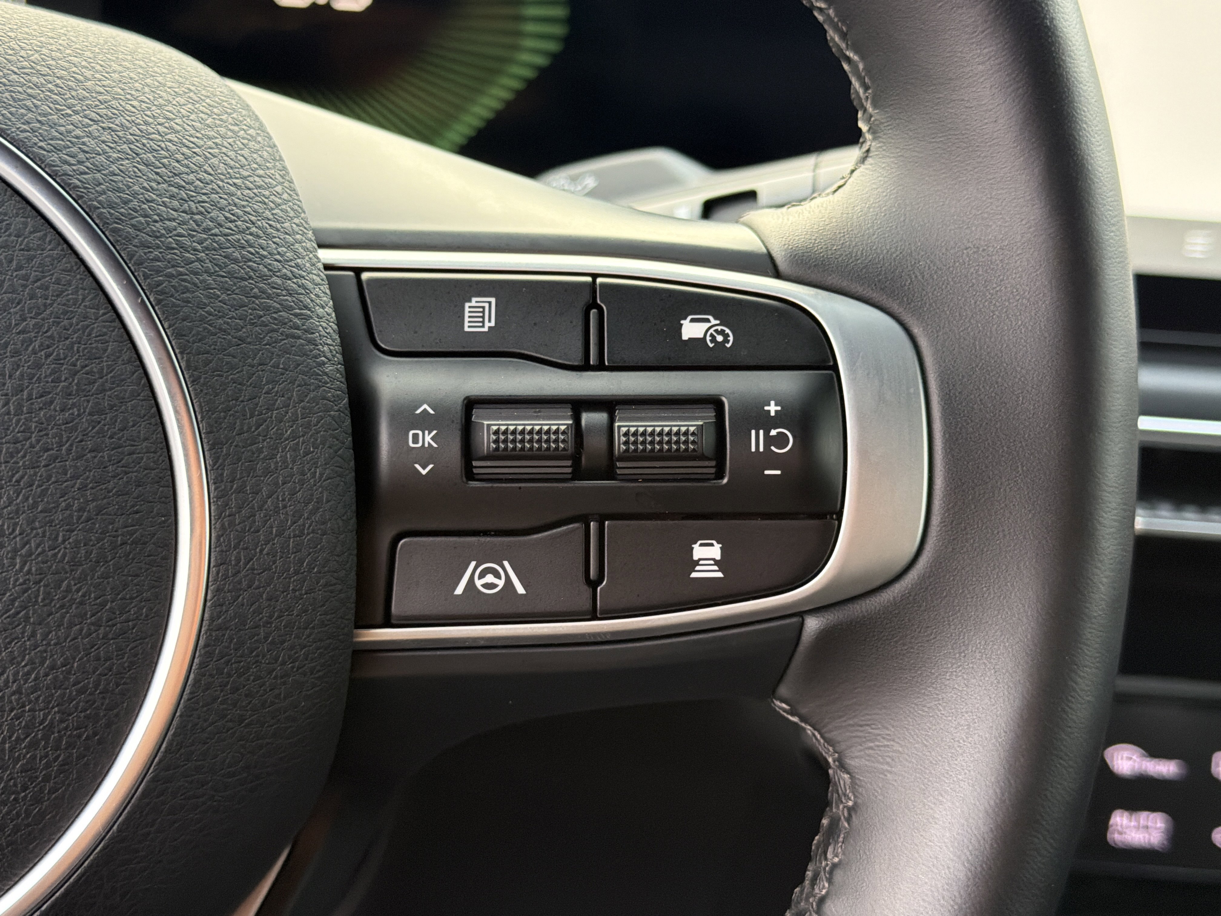 Used 2025 Kia K5 GT-Line w/ GT-Line Premium Package image 26