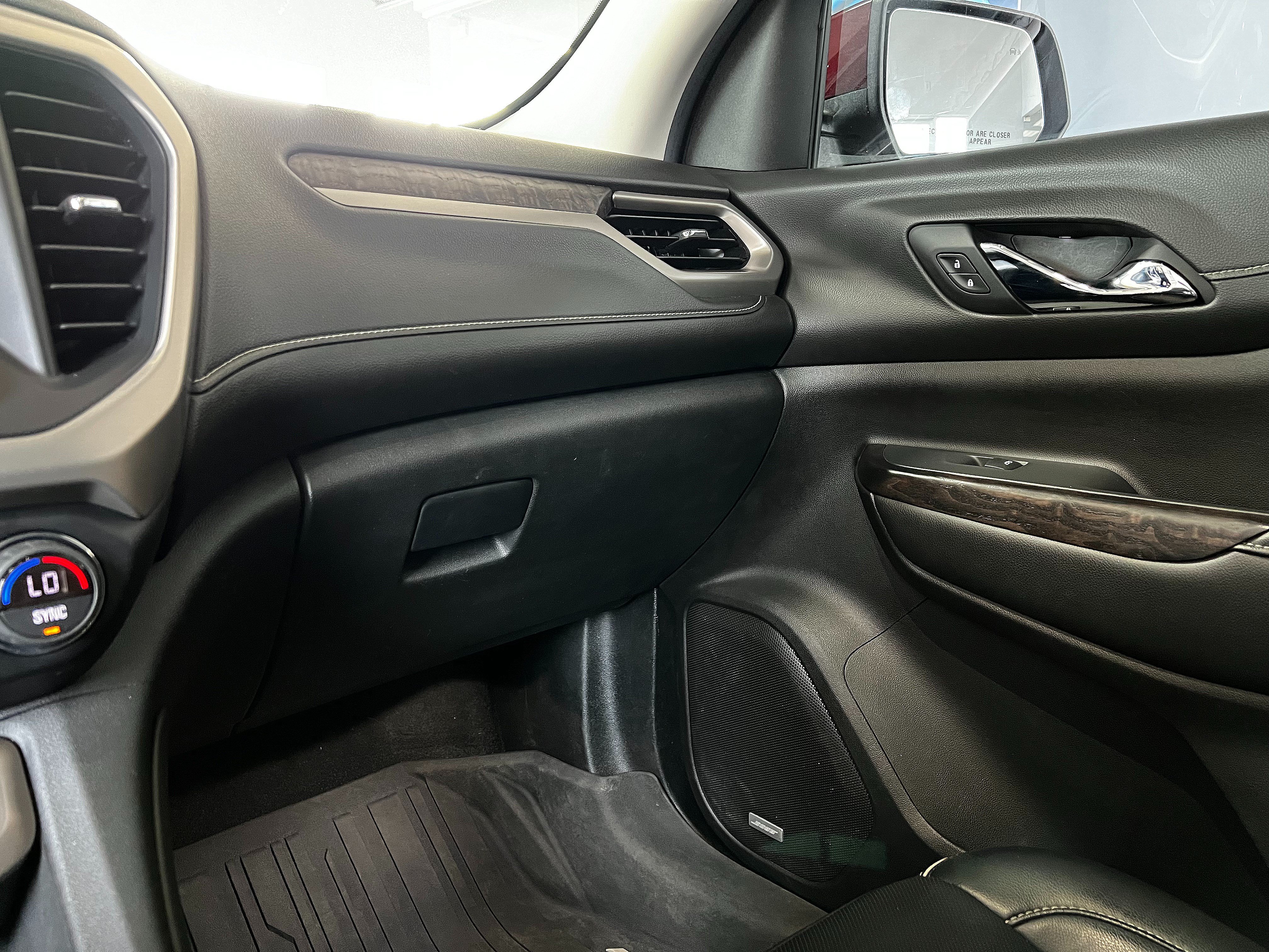 Used 2021 GMC Acadia Denali w/ GMC Pro Grade Package AWD/4WD image 17