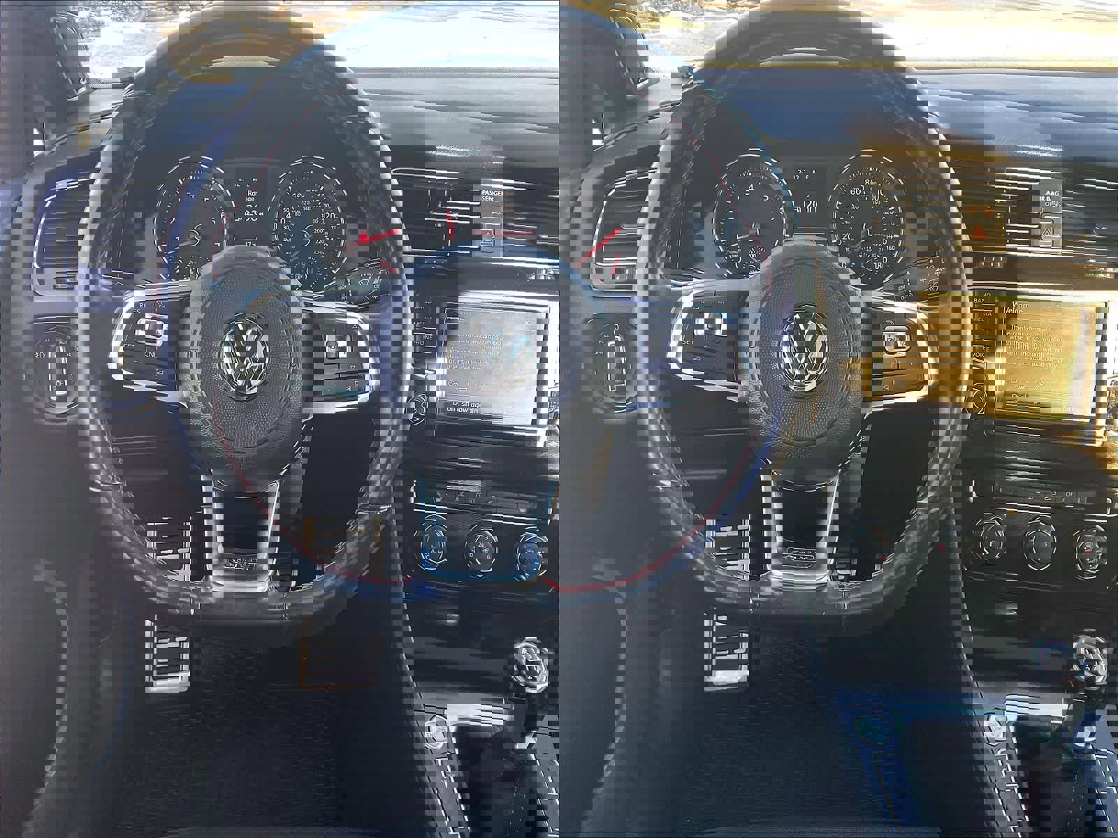 Used 2017 Volkswagen GTI SE image 15