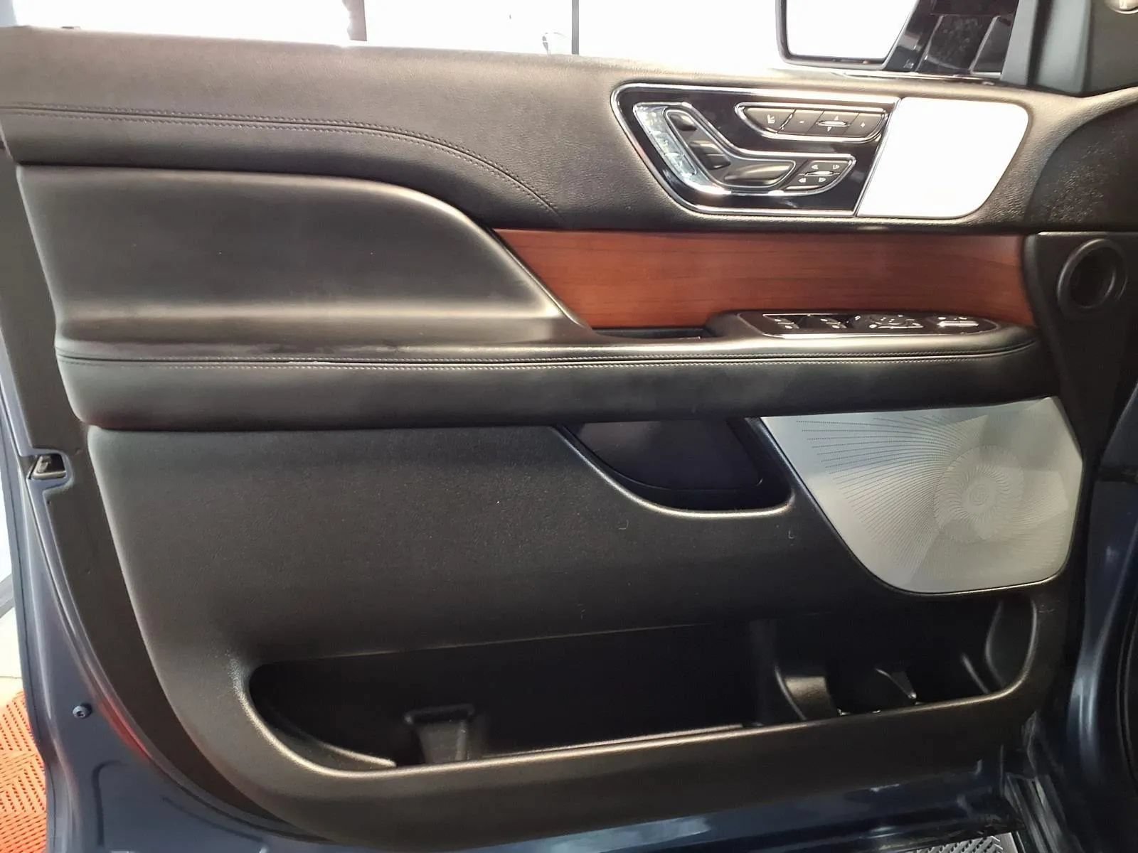 Used 2020 Lincoln Navigator Reserve w/ Luxury Package AWD/4WD image 20