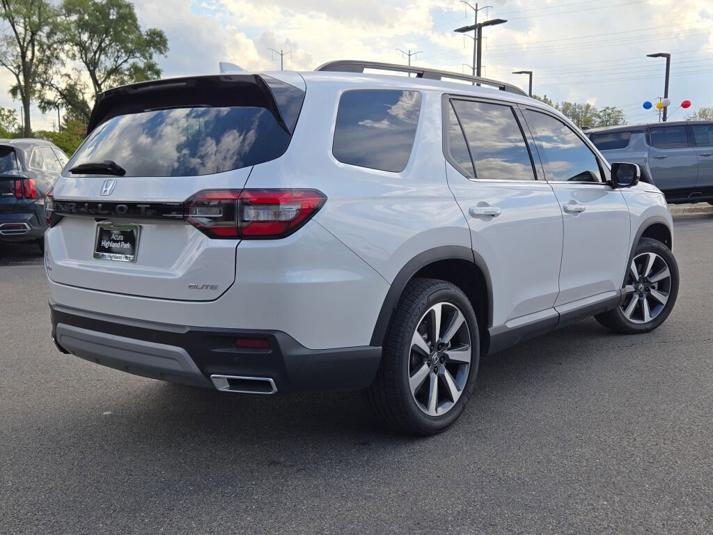 Used 2025 Honda Pilot Elite image 16