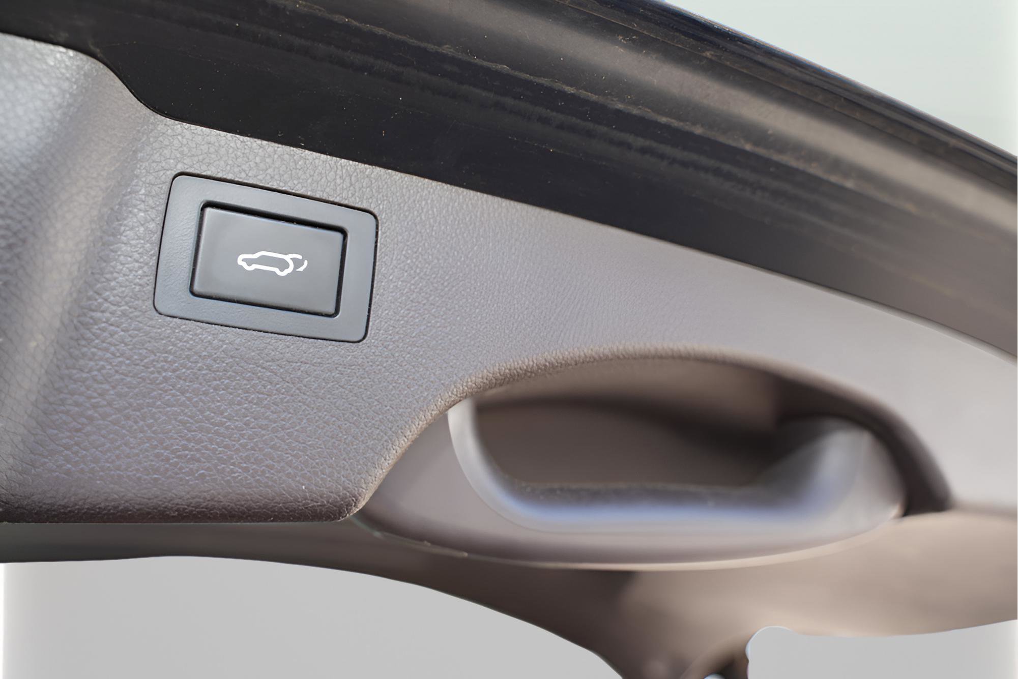 Used 2017 Hyundai Santa Fe Sport w/ Cargo Package image 14