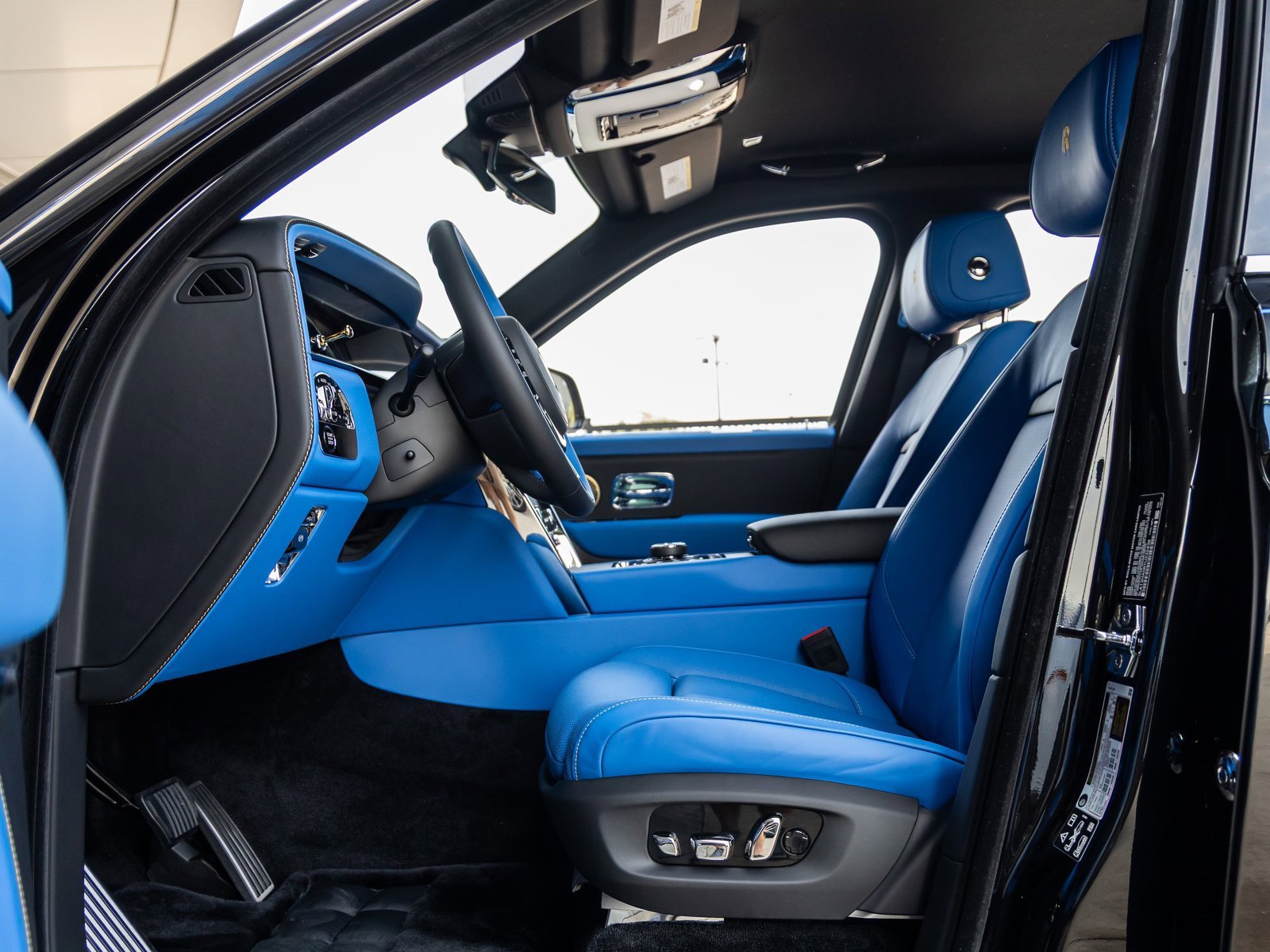 New 2026 Rolls-Royce Cullinan image 25