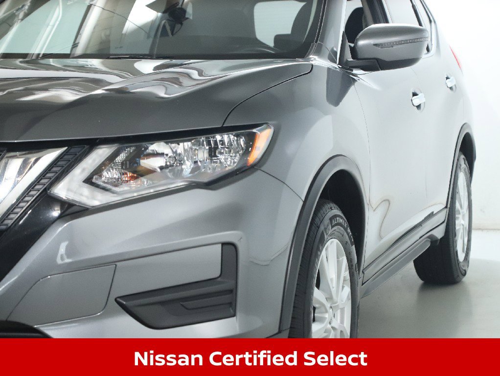 Used 2017 Nissan Rogue SV w/ Sun & Sound Touring Package AWD/4WD image 6