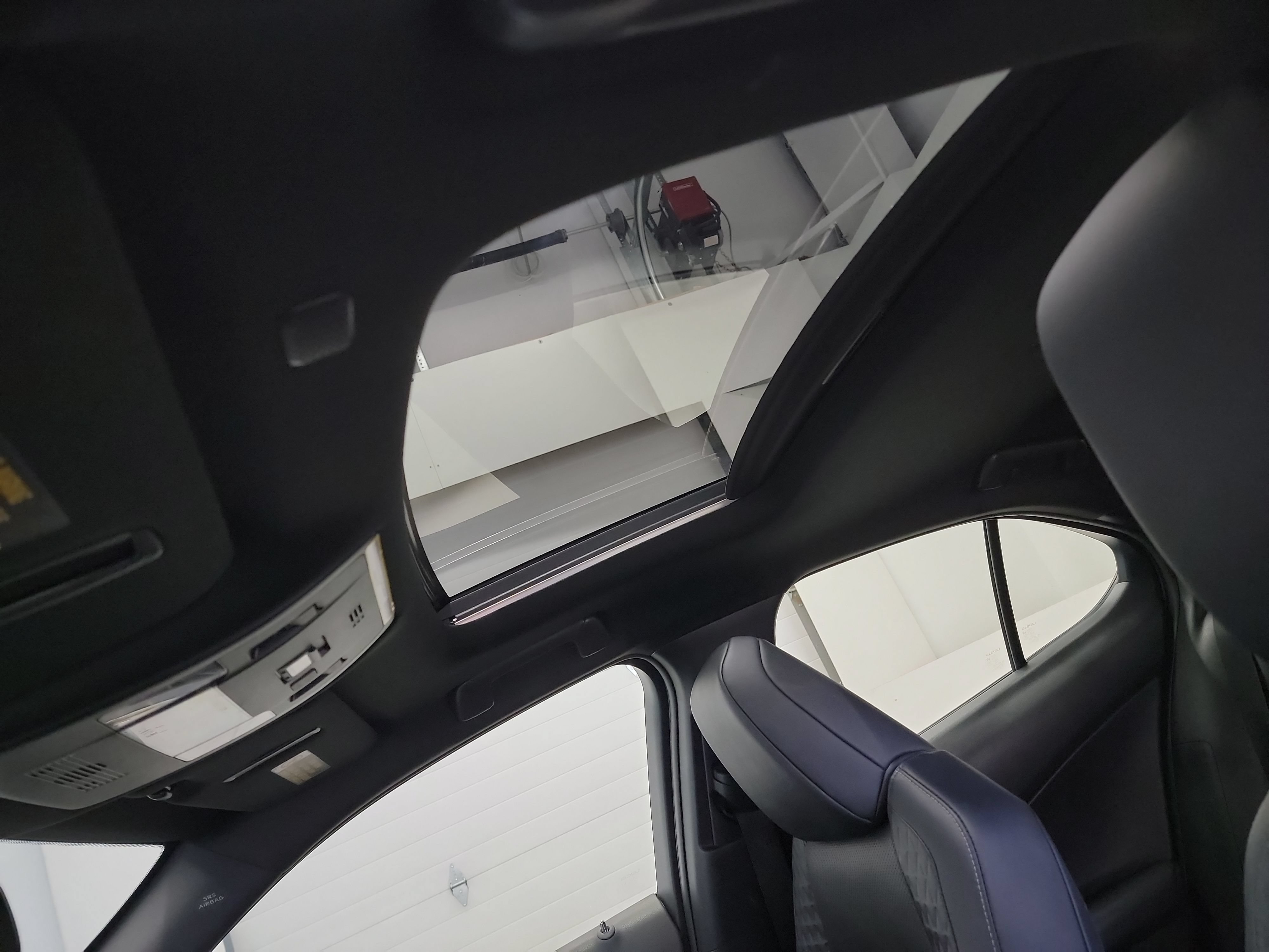 Used 2019 Lexus UX 250h AWD/4WD image 12