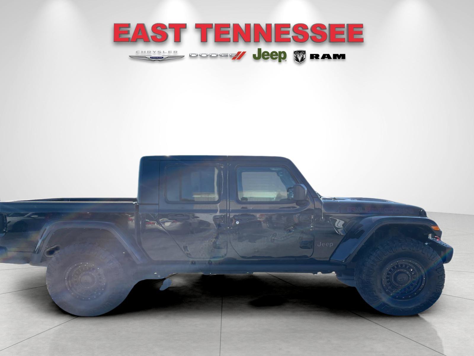 Used 2023 Jeep Gladiator Rubicon w/ LED Lighting Group AWD/4WD image 2