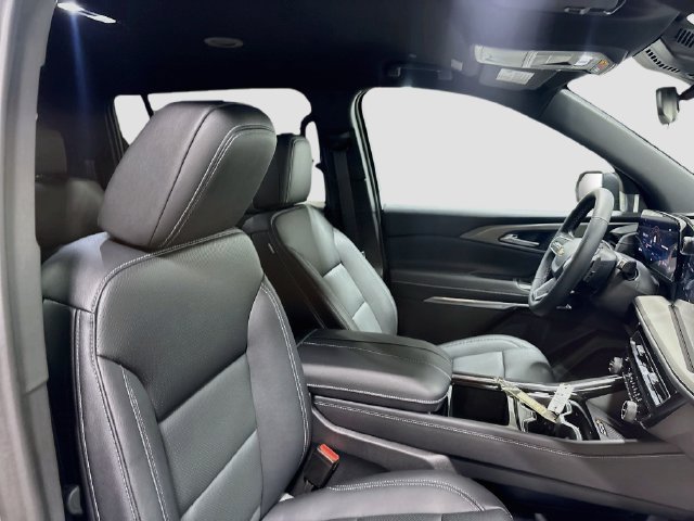 New 2027 Chevrolet Traverse LT w/ LPO, Floor Liner Package FWD image 25