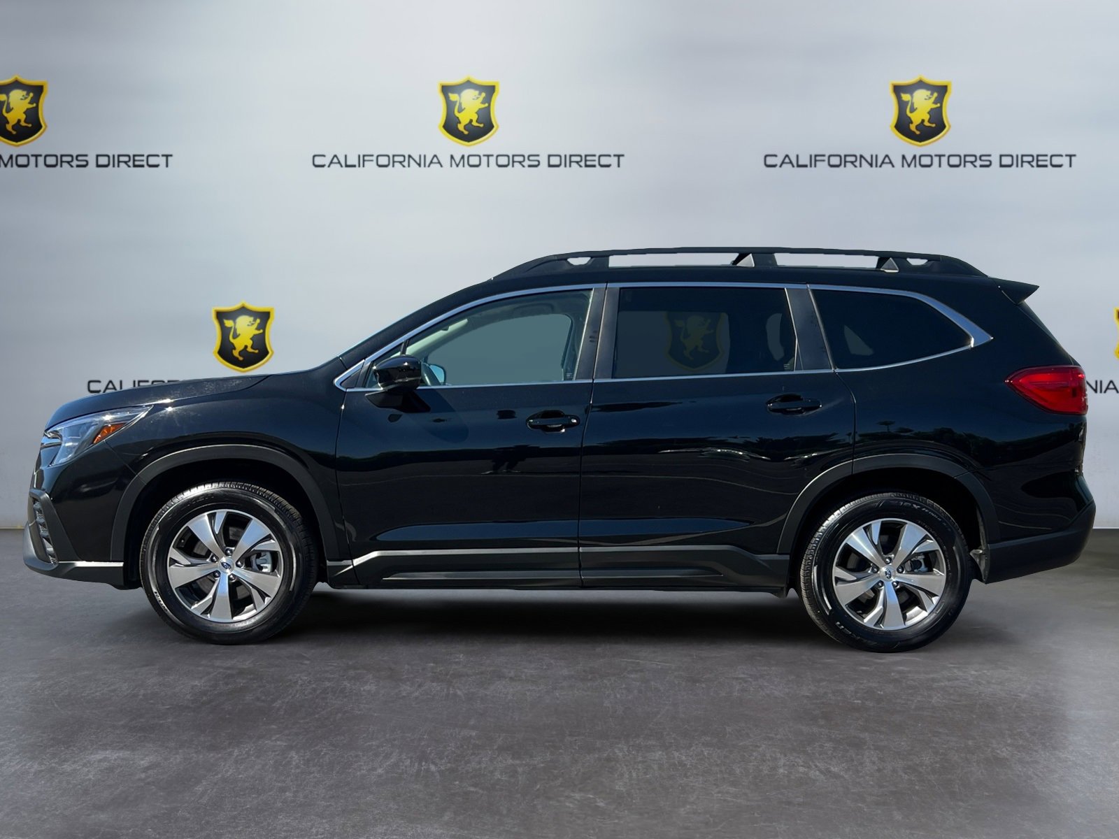 Used 2024 Subaru Ascent Premium w/ Convenience Package image 2
