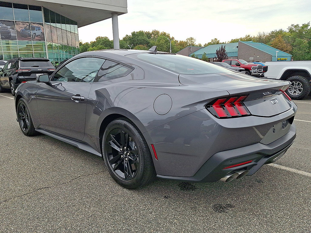 Used 2025 Ford Mustang GT RWD image 28