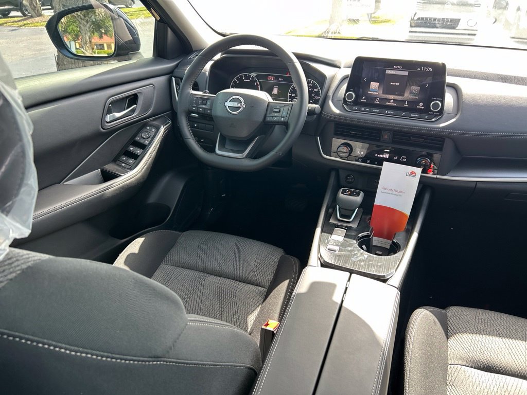 Used 2026 Nissan Rogue SV FWD image 10